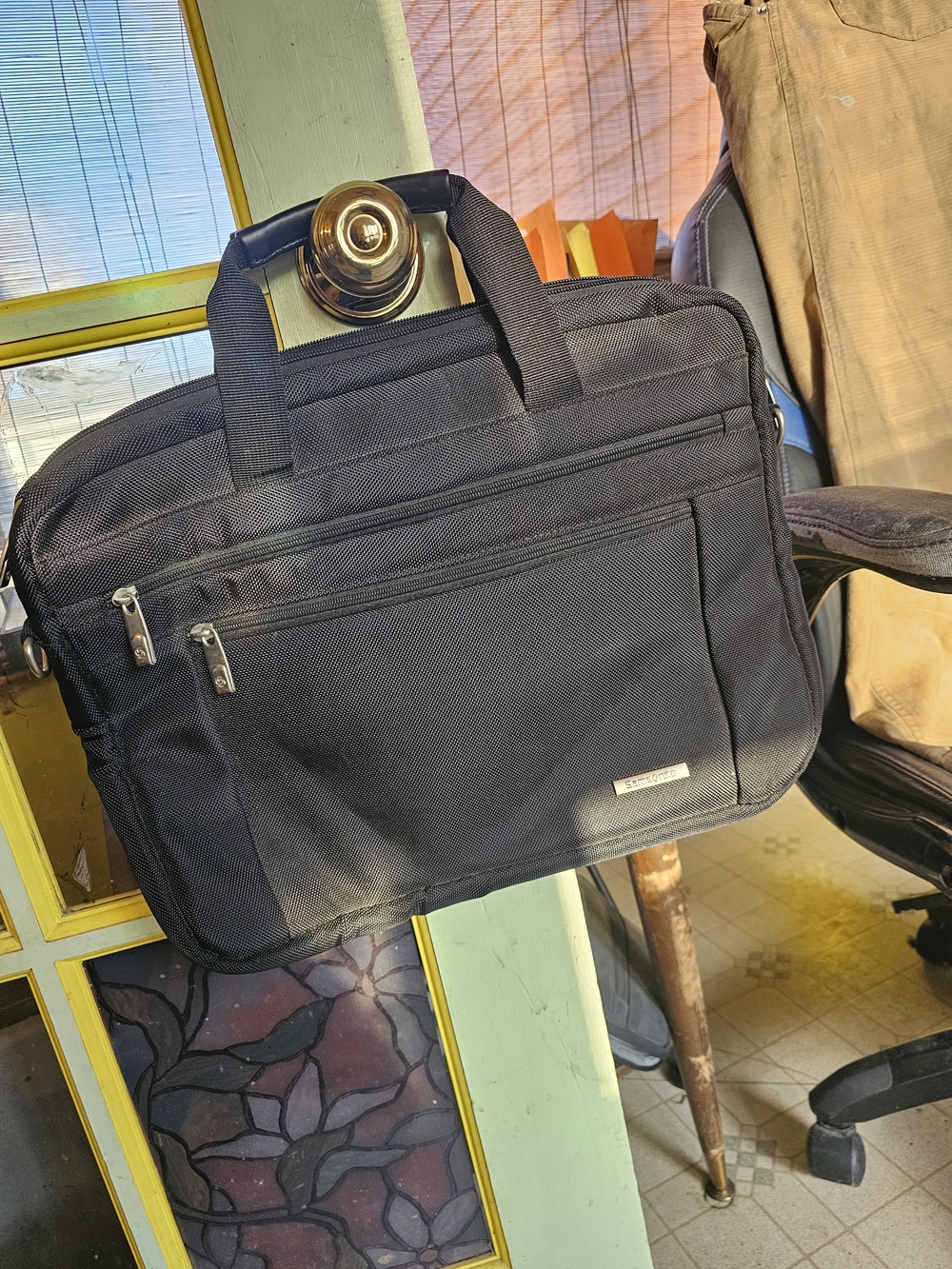 Samsonite Black Laptop Briefcase with Front Zip Pockets